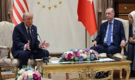 ترامب من أنقرة: لا نحتاج مضيق هرمز وقد نسحب جنودنا من أوروبا