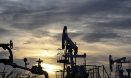 خسائر حادة لـ "برنت".. أسعار النفط تتراجع بـ 4.73% مع تحركات خفض التوتر