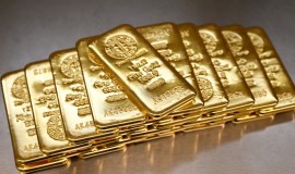 تراجع أسعار الذهب وسط قوة الدولار وترقب التطورات السياسية