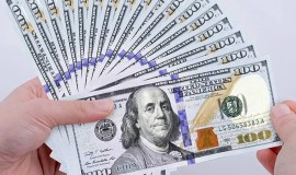 الدولار يتراجع في العراق مع إغلاق الأسواق