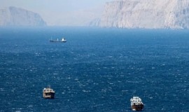 ثلاث سفن فقط خلال 12 ساعة: مؤشرات على شلل الملاحة في هرمز