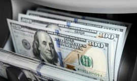 الدولار يتجاوز حاجز 164 ألف دينار في العراق مع إغلاق البورصات