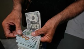 أسعار صرف الدولار تواصل ارتفاعها في بغداد وأربيل