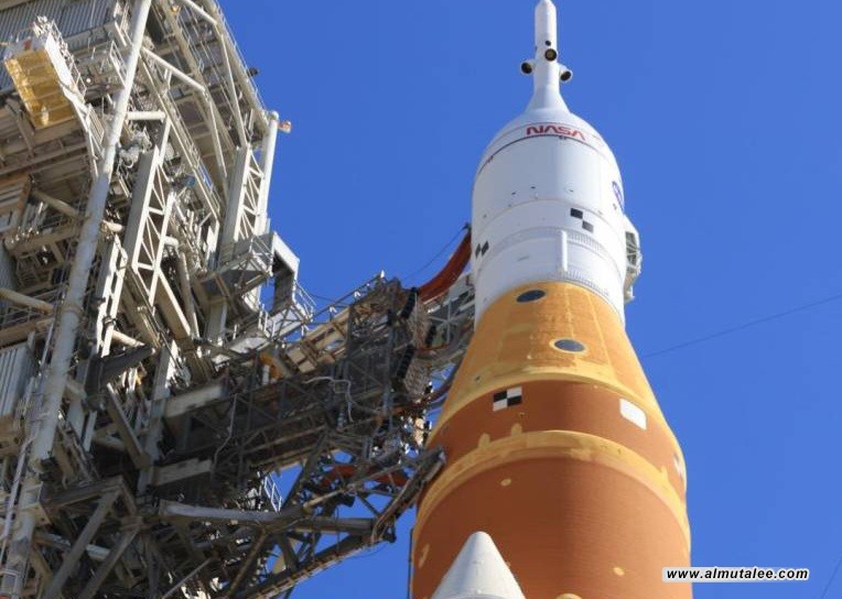 ناسا تختبر صاروخ تمهيداً لأول مهمة مأهولة إلى مدار القمر