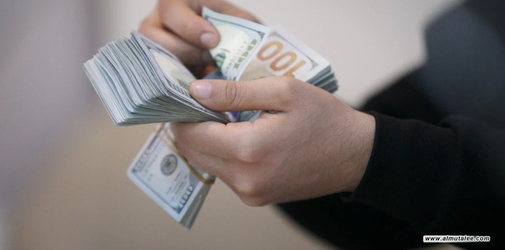 تعطّل التداول الرسمي يُبقي أسعار الصرف دون تغيير بالأسواق العراقية