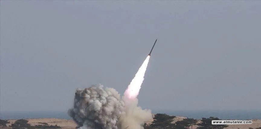 الحوثيون يعلنون استهداف سفينة نفطية سعودية بصاروخ باليستي في خليج عدن