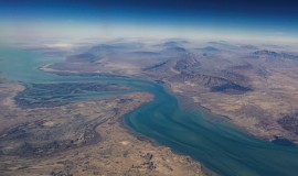 الحرس الثوري يعلن إغلاق مضيق هرمز حتى رفع “الحصار البحري الأميركي”